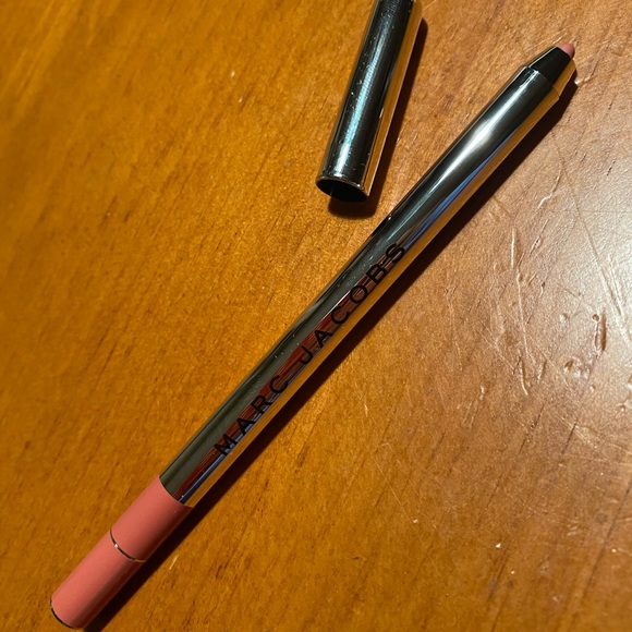Marc Jacobs Poutliner Lip Pencil 👄 - Picture 6 of 13